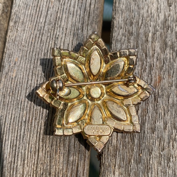 Signed Eisenberg Ice Star Shaped Brooch 🩷 1940’s Luxury Jewelry - Picture 2 of 2